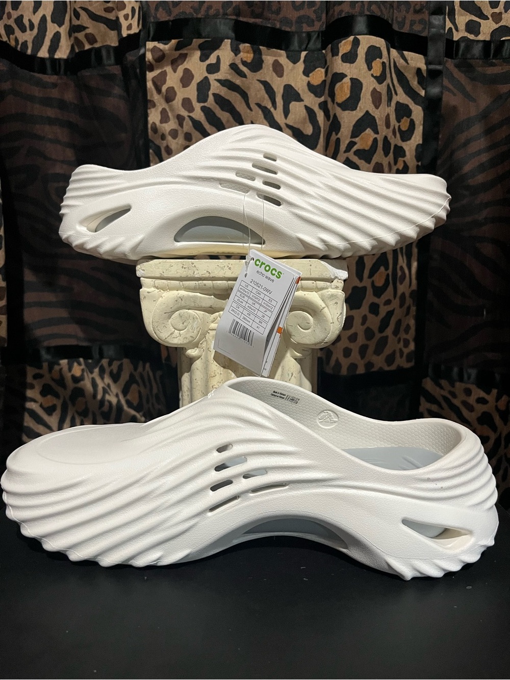CROCS Echo Wave White Sz 10 New